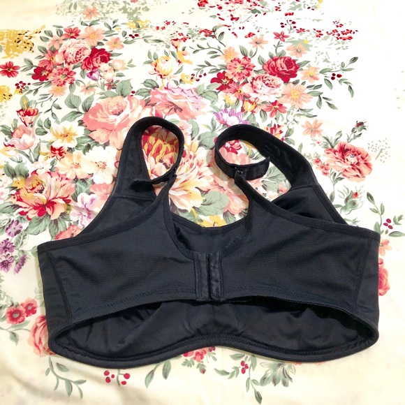 Wacoal Sports Bra - Picture 3 of 3